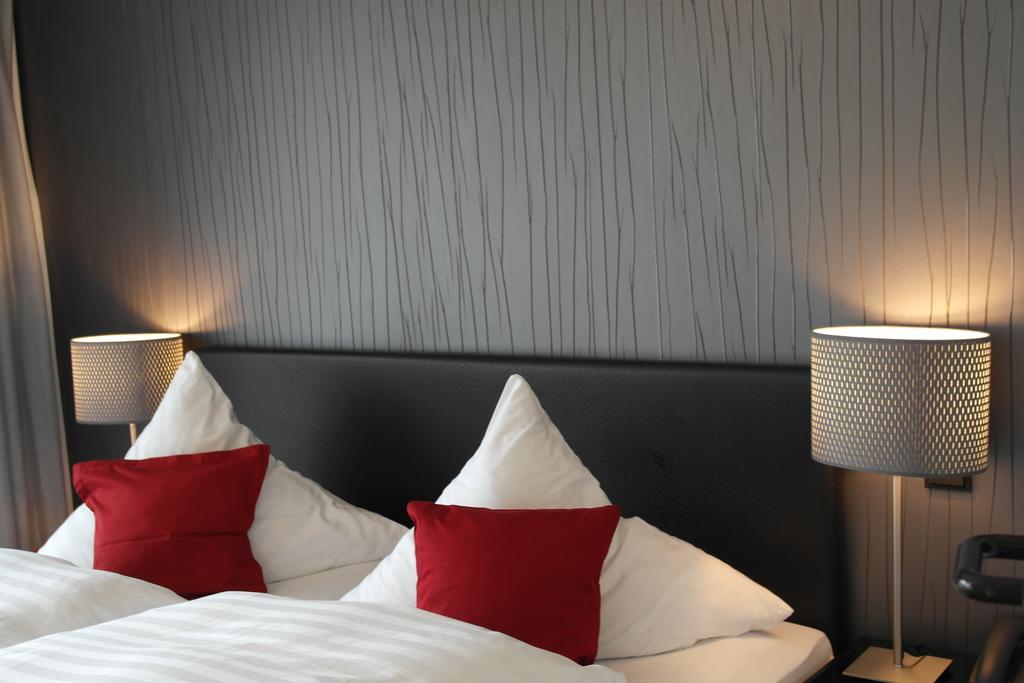 Hotel Blauer Fasan Wiesmoor Esterno foto
